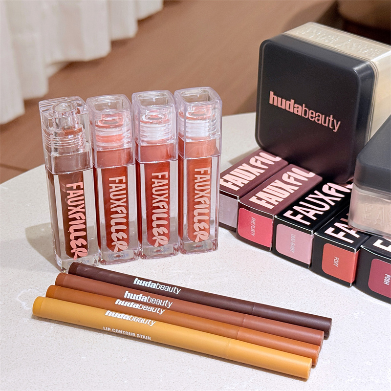 HudaBeauty Faux Filler Gloss à - Huda Beauty Makeup Bag avis et prix