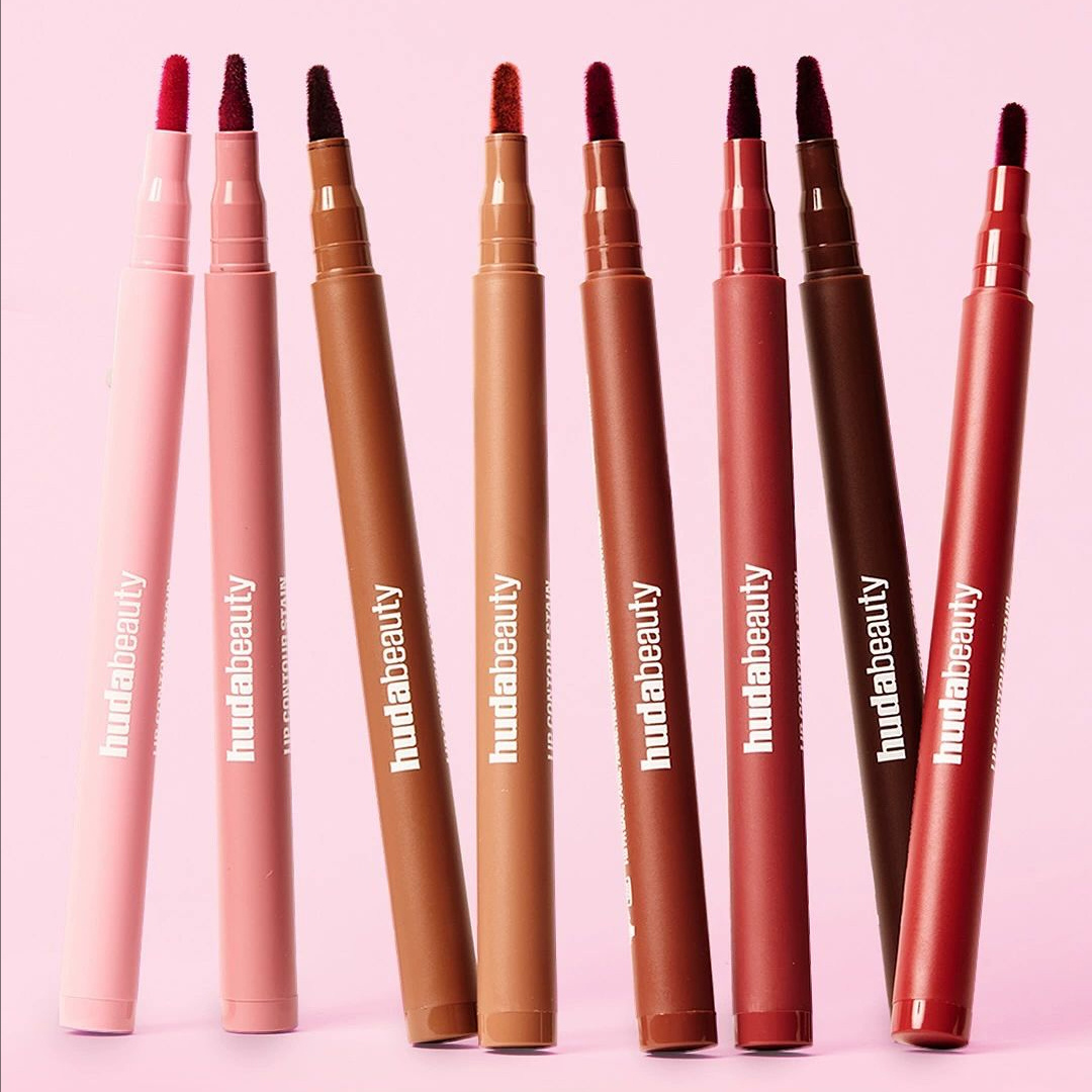 Crayon à lèvres velours marron - Huda Beauty Makeup Bag avis et prix